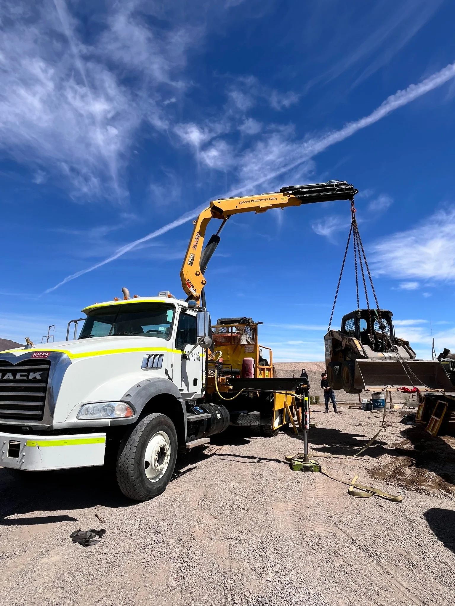 Transporte de equipos y maquinaria con MUBA